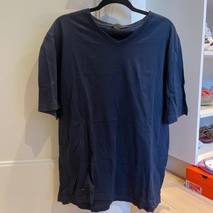 Men’s Louis Vuitton v neck classic T in navy